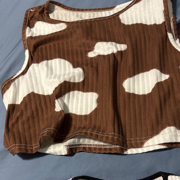 Five crop tops in large. Various brands. Cute tops. - Picture 10 of 11